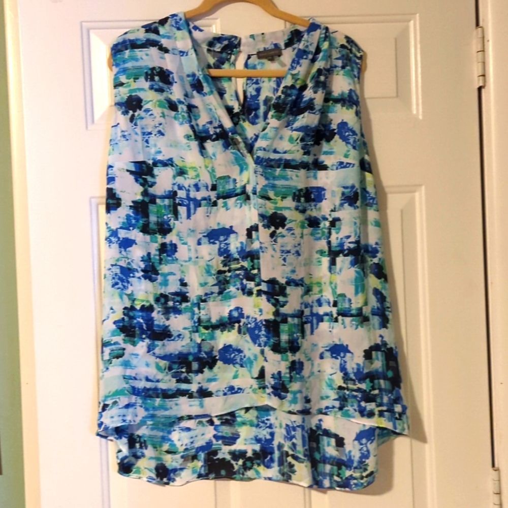 Vince Camuto 2X sheer sleeveless shirt top summer v neck w/ button closure